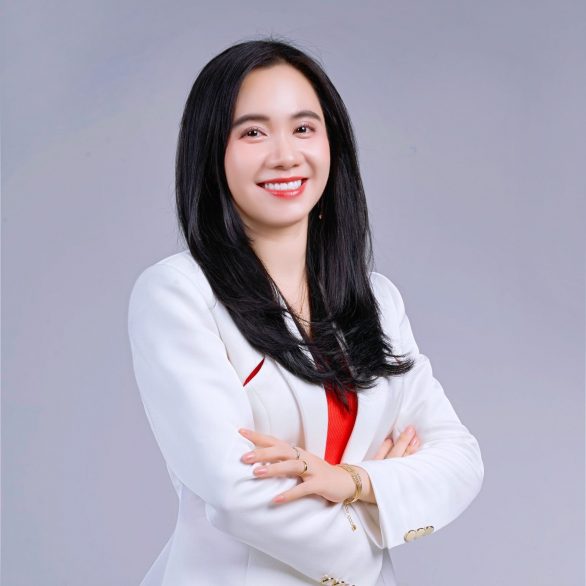 Bà Mạc Hoàng Anh